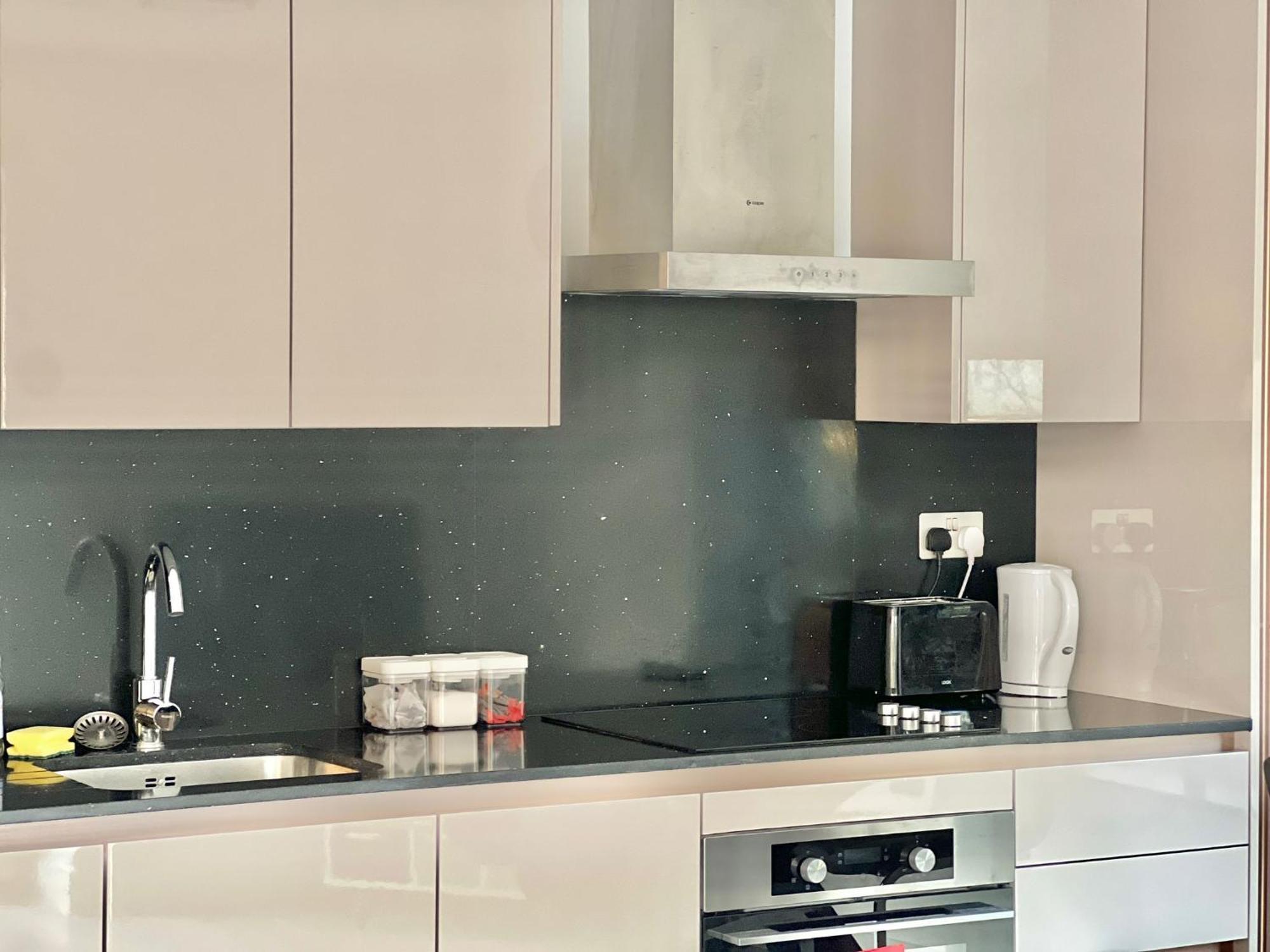 Kensington House By Solitaire Suites Slough Eksteriør billede
