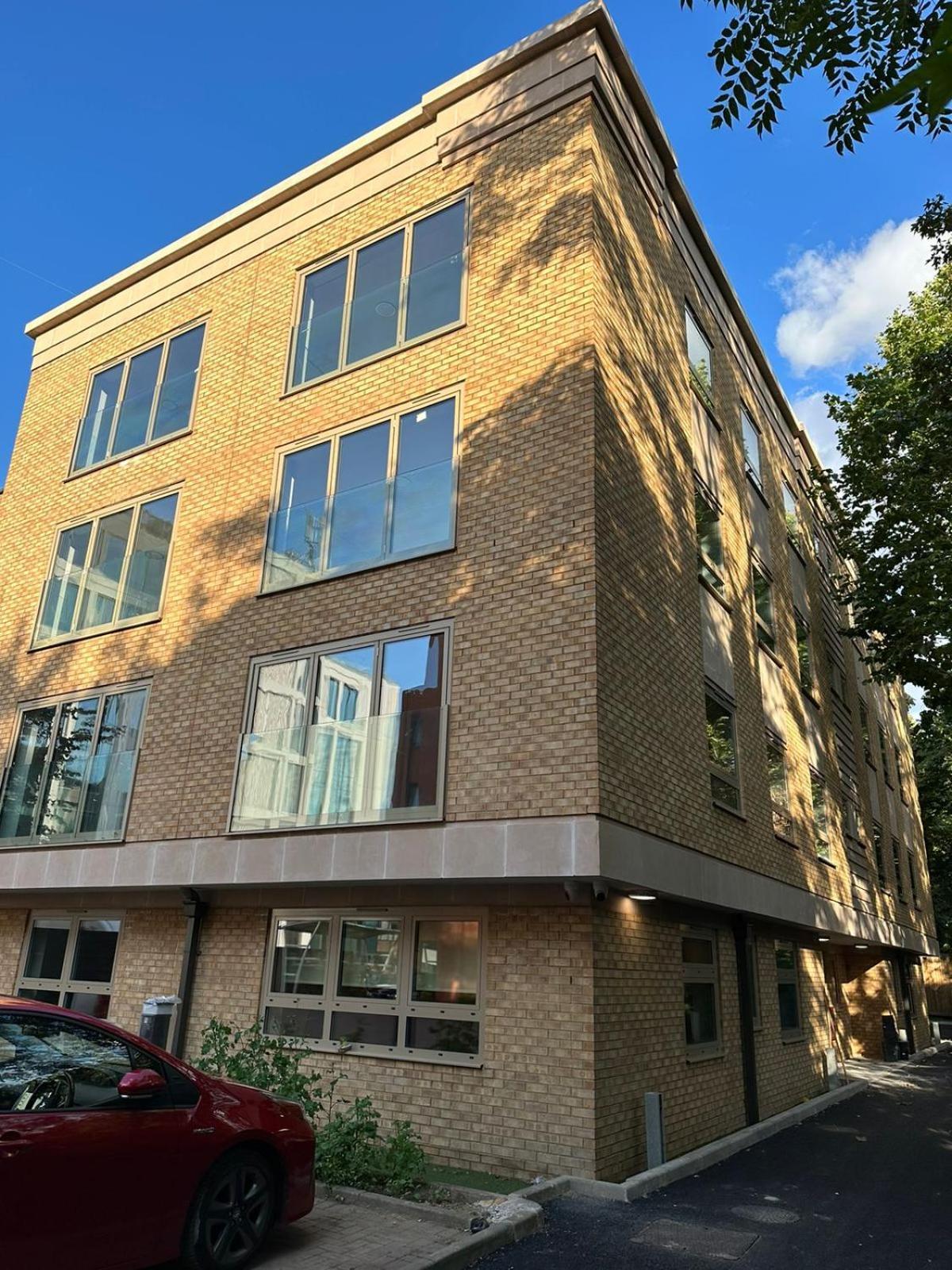 Kensington House By Solitaire Suites Slough Eksteriør billede