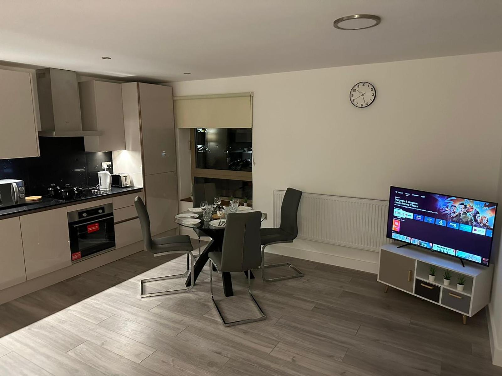 Kensington House By Solitaire Suites Slough Eksteriør billede